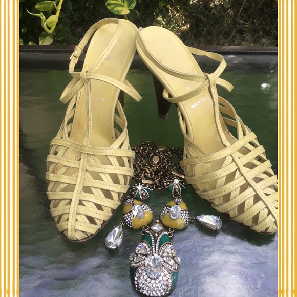Prada heels - Picture 1 of 4